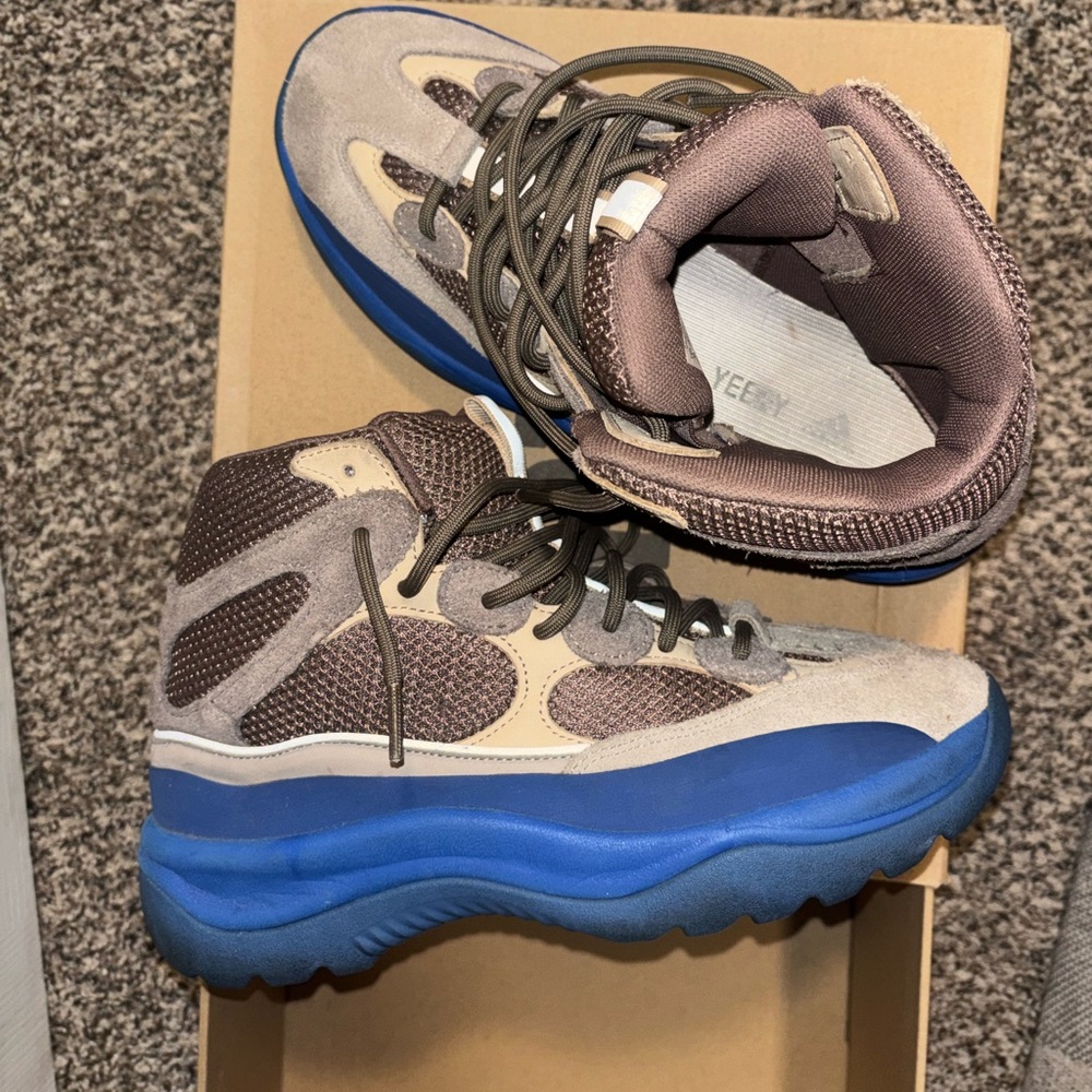 Yeezy Desert Boot ‘Taupe, Blue’. Sz. 9 men’s. EUC.